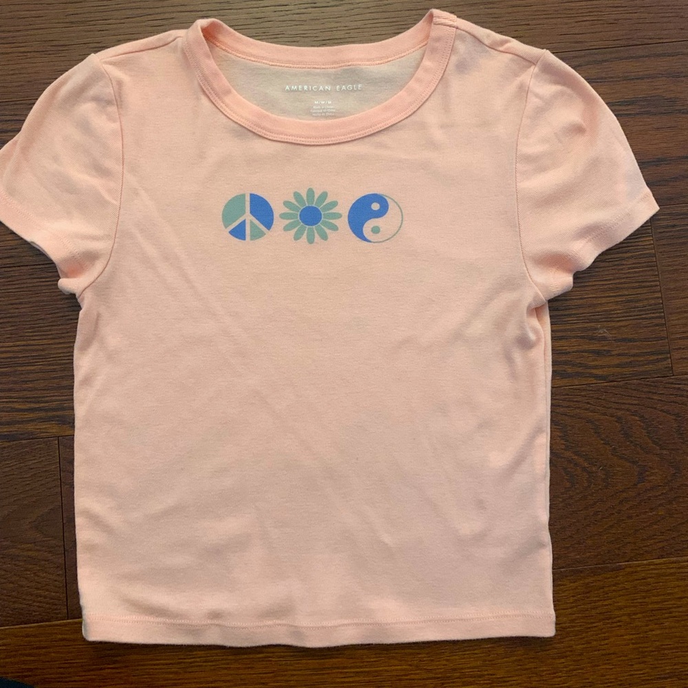 American Eagle cropped tee